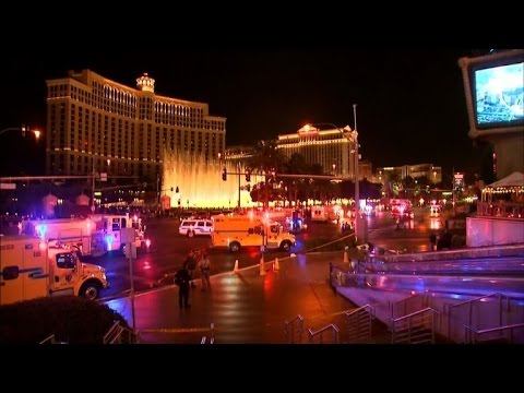 شاهد امرأة تصدم عمدًا حشدًا من الناس في لاس فيغاس