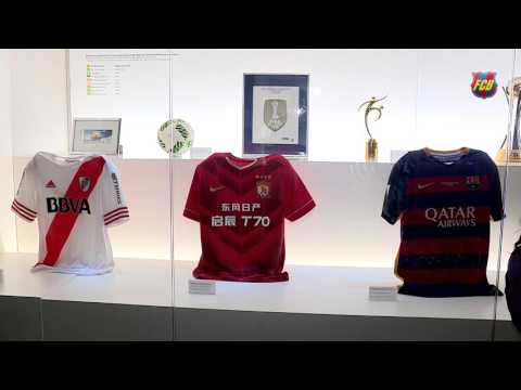 برشلونة يستعرض كؤوس مونديال الأندية