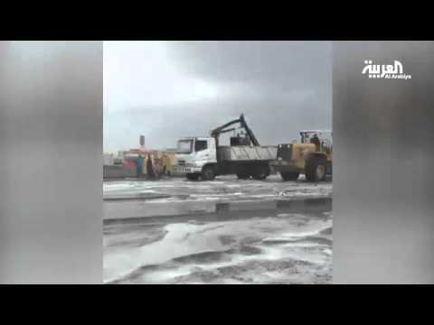 شاهد سقوط أمطار غزيرة في جدة