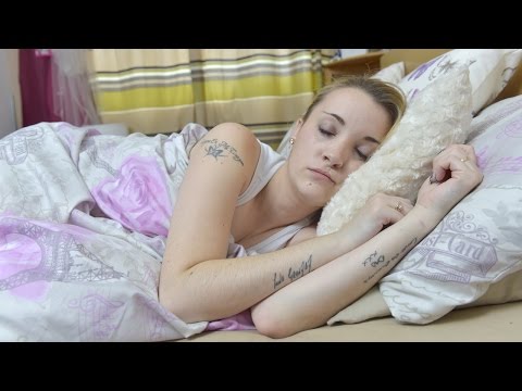 شاهد  جودي غلبها النوم أثناء ولادة إبنها