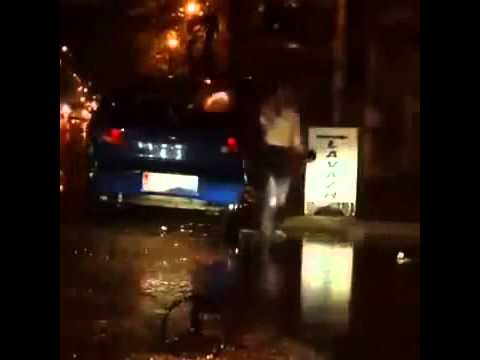 بالفيديو فتاة تخدع صائغًا وتسرق مجوهرات