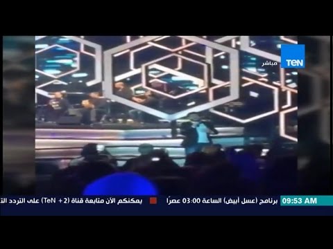 لفنان تامر حسني يتعرض لموقف محرج بعد هروبه من أحد المعجبات