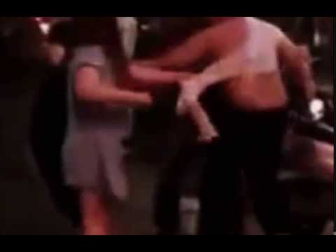 شاهد علقة ساخنة من فتاتي ليل لزبون