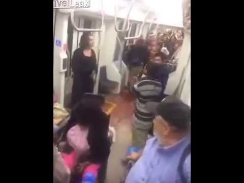 معركة داخل مترو الأنفاق في كاليفورنيا