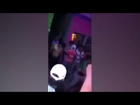 شاهد ماذا فعل المارة في رجل حاول اغتصاب فتاة قاصر