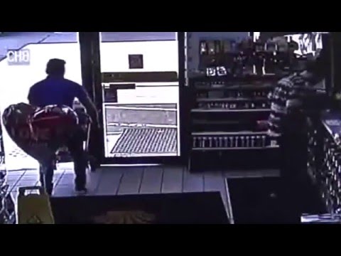 شاهد لحظة انفجار سيجارة إلكترونية في جيب رجل