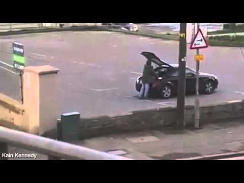 ضبط متشرد بريطانى يركب سيارته الـ “أودى” الرياضية الفارهة