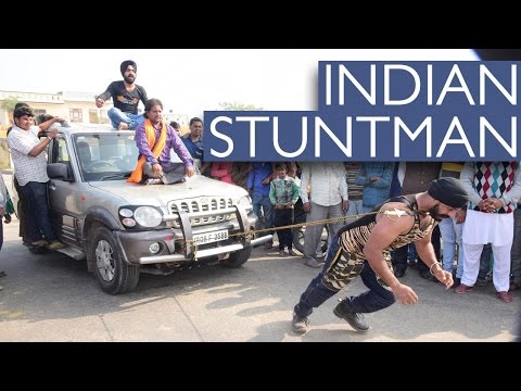 شاهد  الرجل الحديدي في الهند