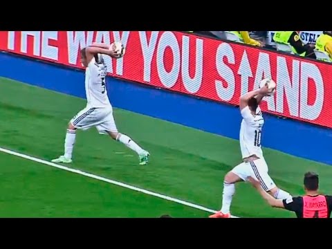 أطرف وأغرب طرق إعادة الكرة لملاعب كرة القدم