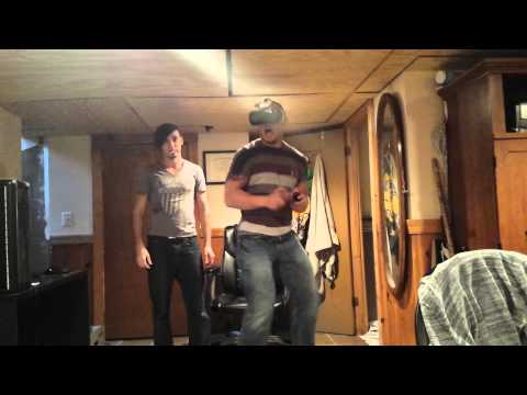 رد فعل شاب يلعب لعبة مخيفة